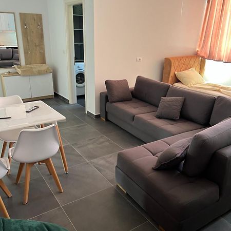Deda Apartments Sarandë Exterior foto