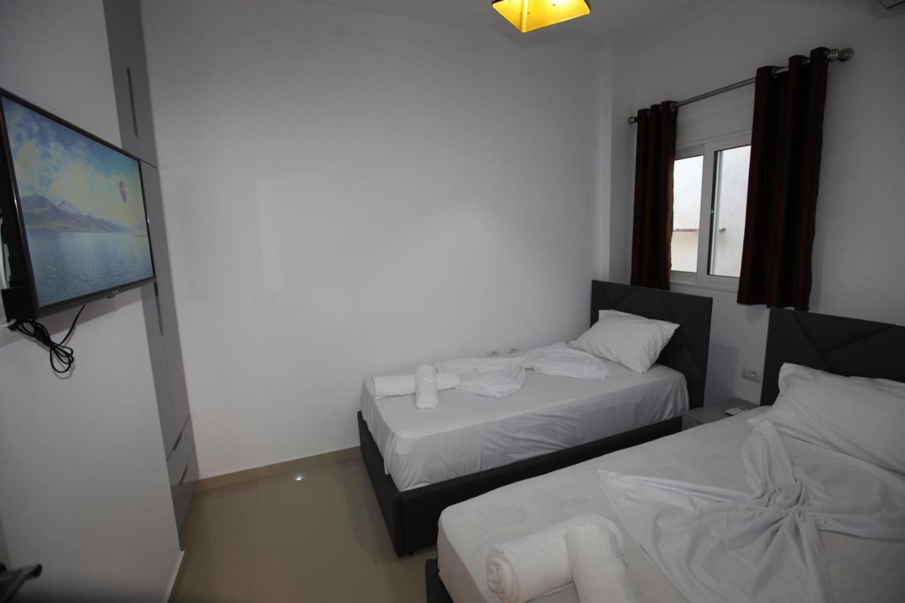 Deda Apartments Sarandë Exterior foto
