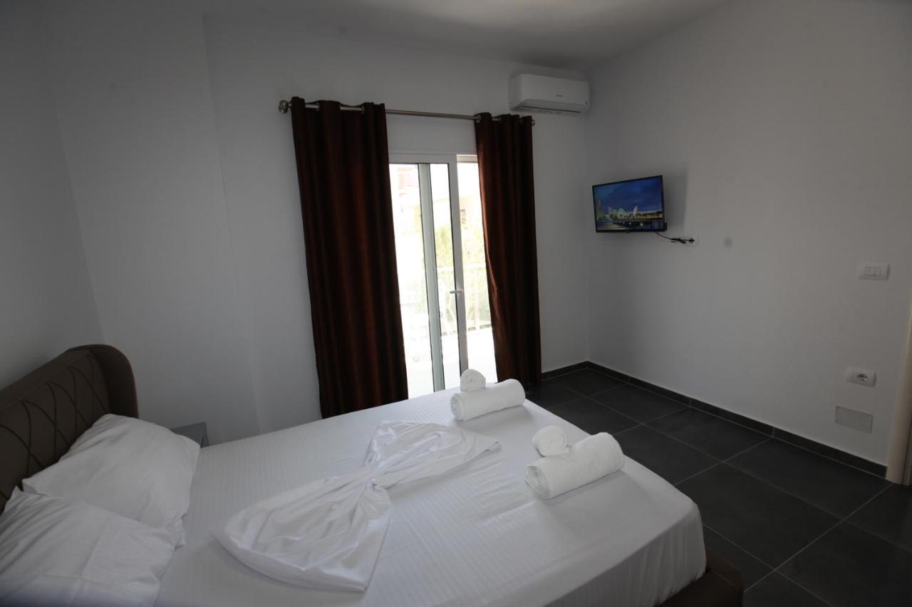 Deda Apartments Sarandë Exterior foto