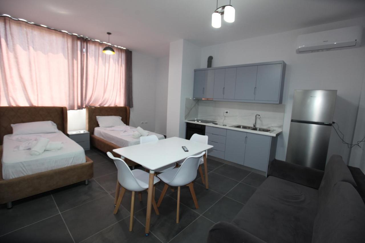 Deda Apartments Sarandë Exterior foto