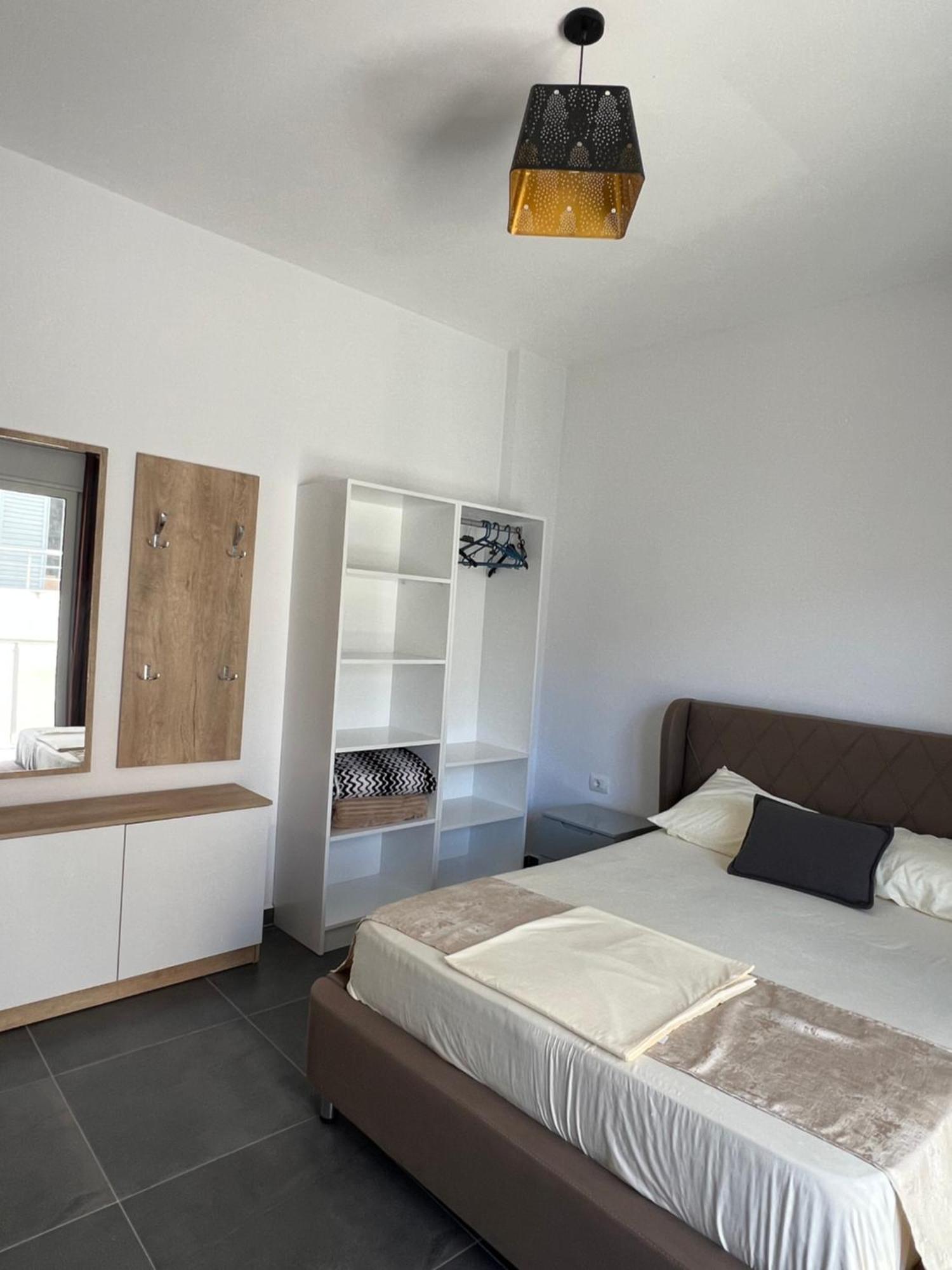 Deda Apartments Sarandë Exterior foto